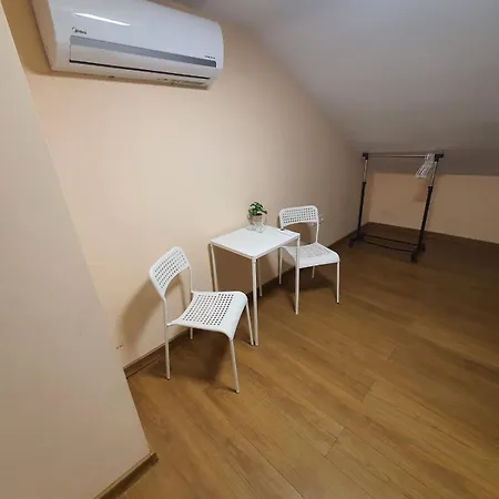 Teo Center Хотел *